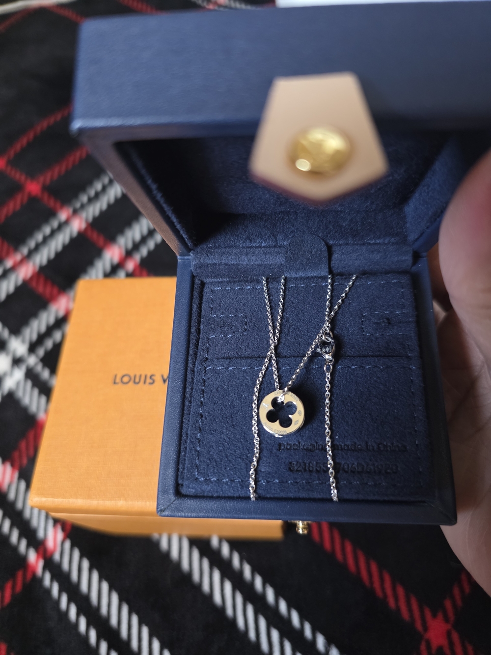 Louis Vuitton Silver Monogram Clover Pendant Necklace - Picture 2 of 10
